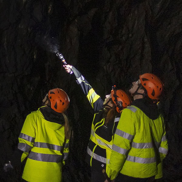 gruvprocess smal bild kopiera